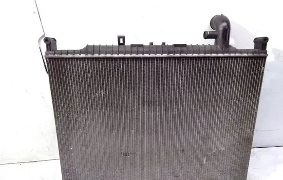 Land Rover Discovery 4 - LR4 Coolant radiator AH328005BA