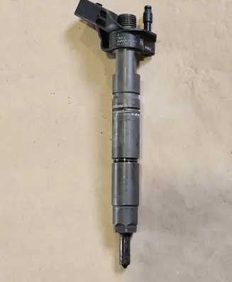 Mercedes-Benz GL X164 Fuel injector A6420701487 6420701487