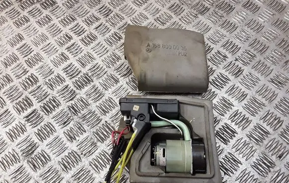 Mercedes-Benz A W169 Central locking vacuum pump A1688000035