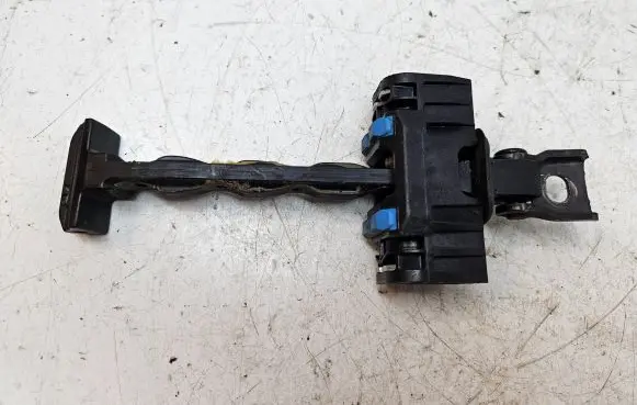 Volkswagen Amarok Front door check strap stopper