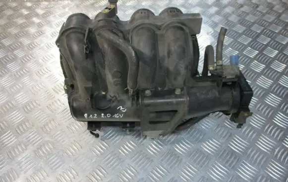 Nissan Primera Intake manifold