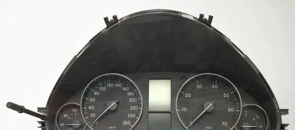 Mercedes-Benz C W203 Speedometer (instrument cluster) A2035404448