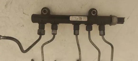 Ford Focus Fuel main line pipe 9685297580
