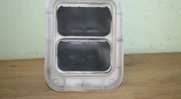 Nissan X-Trail T30 Quarter panel pressure vent 768058H300