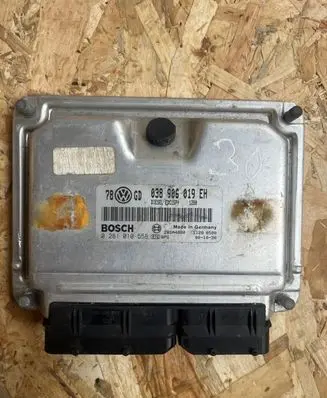 Volkswagen PASSAT B5.5 Engine control unit/module 038906019EH 28SA4880 0281010558