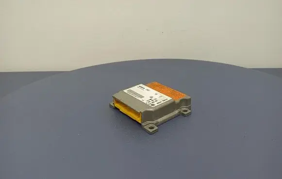 Volkswagen PASSAT B5 Airbag control unit/module 0285001174