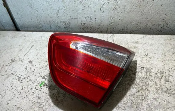 KIA Rio Tailgate rear/tail lights 924041W2