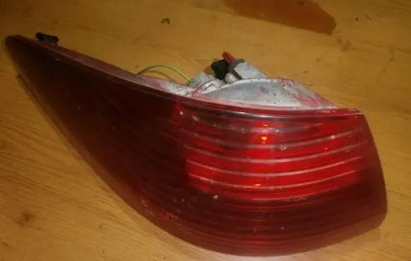 Peugeot 607 Rear/tail lights 2543G