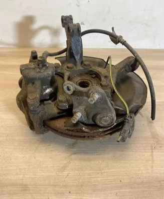 Toyota Auris E180 Front wheel hub