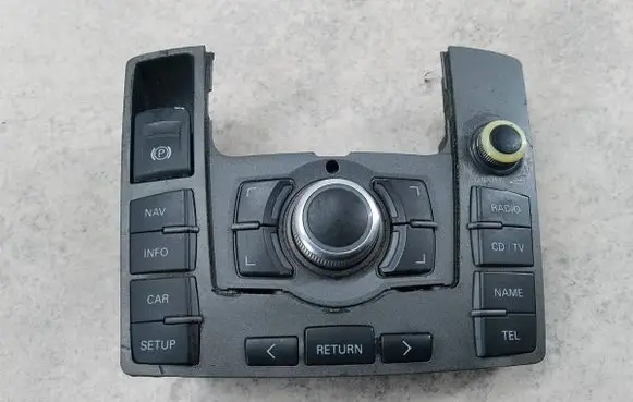 Head unit multimedia control