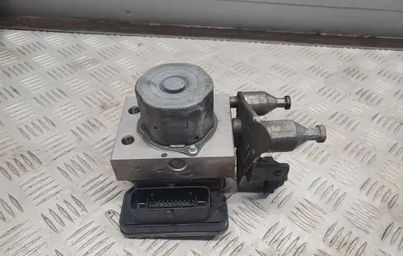 Mercedes-Benz E C207 W207 ABS Pump A2124310848