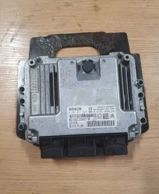 Citroen C4 I Engine control unit/module 9661377180 9653958980 0281011629