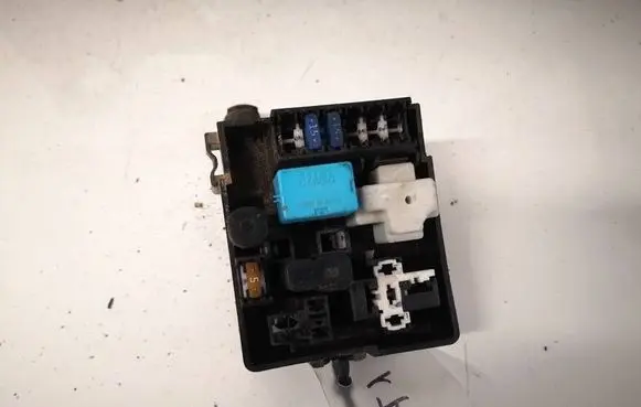Toyota RAV 4 (XA20) Fuse box set 5113 15113
