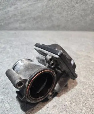 Volkswagen Tiguan Throttle valve 03L128063K A2C53369978