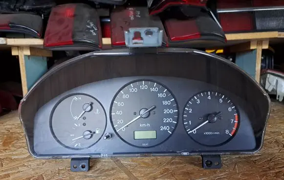 Mazda 626 Speedometer (instrument cluster) GE4VD FBGE4VD