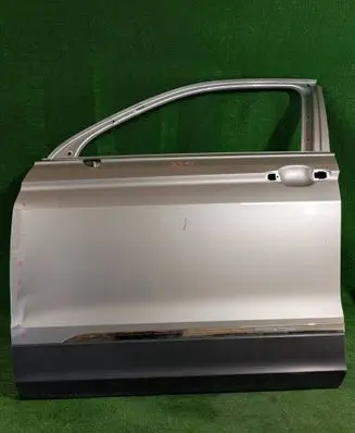 Volkswagen Tiguan Front door