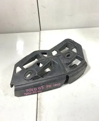Volkswagen Polo IV 9N3 Front bumper mounting bracket 6Q0807184A