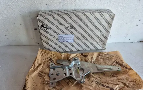 Fiat Sedici Rear door manual window regulator 71768021
