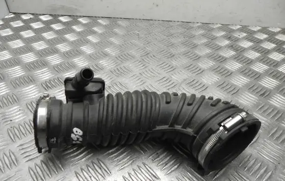 Opel Zafira C Air intake hose/pipe 72427788