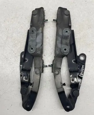 Volkswagen New Beetle Tailgate/trunk/boot hinge 1C08273020