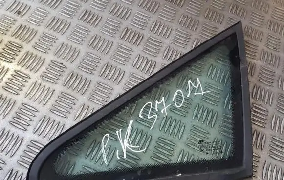 Volkswagen Sharan Front triangle window/glass 