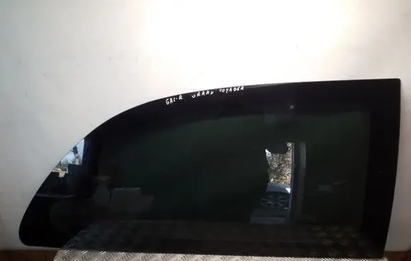 Chrysler Grand Voyager IV Rear side window