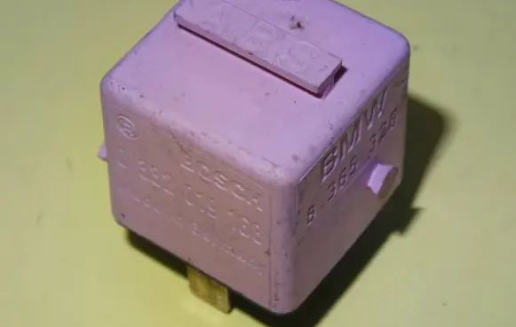 BMW 5 E39 Other relay 8365326 0332019168