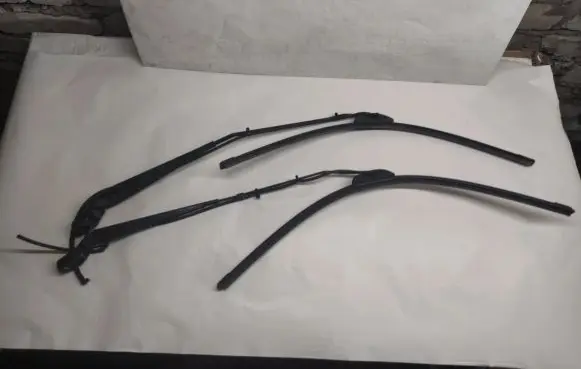 Mercedes-Benz Vito Viano W639 Windshield/front glass wiper blade 179858