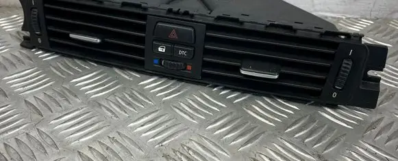 BMW 3 E90 E91 Dash center air vent grill 9123301