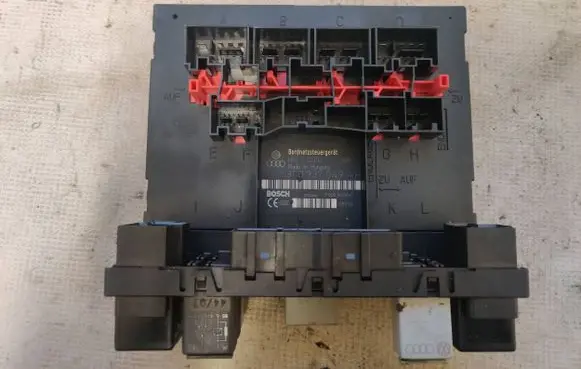 Volkswagen Golf V Comfort/convenience module 3C0937049AH F005V00660 H54S2202