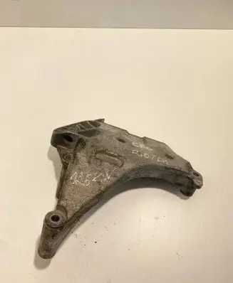 Volkswagen PASSAT B7 Engine mounting bracket 03L199207