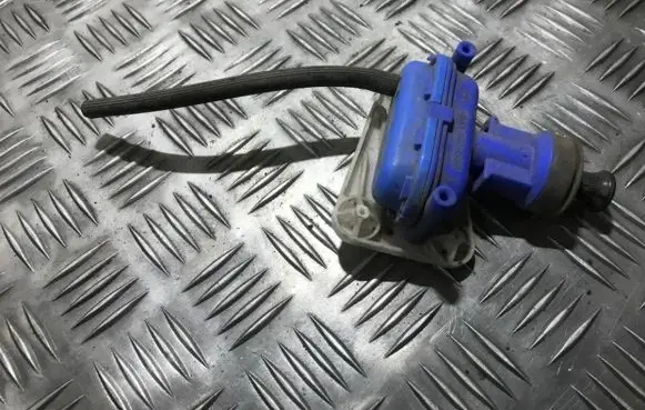 Audi 100 200 5000 C3 Central locking vacuum pump 893862153d
