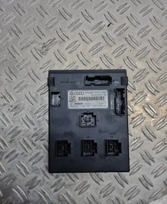 Audi A5 8T 8F Comfort/convenience module 8K0907063P 10030001 F005V00851