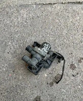 BMW 5 E60 E61 Coolant heater control valve 6920226