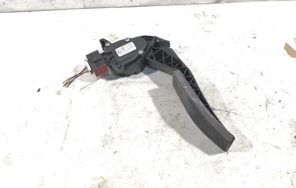 Opel Insignia A Accelerator throttle pedal 13237352 6PV00976500