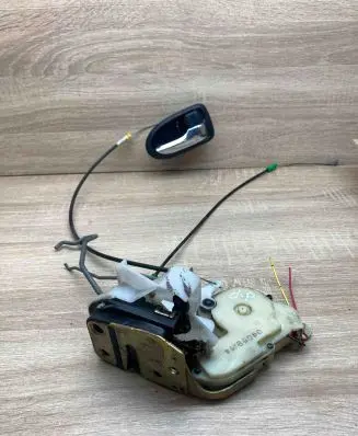 Lexus GS 300 400 430 Front door lock 040522 WithHandle