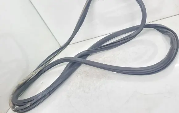 Volkswagen Transporter - Caravelle T5 Sliding door rubber seal 7H0843791H