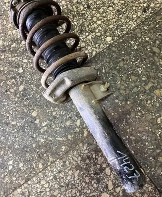 Volkswagen PASSAT B6 Front shock absorber/damper