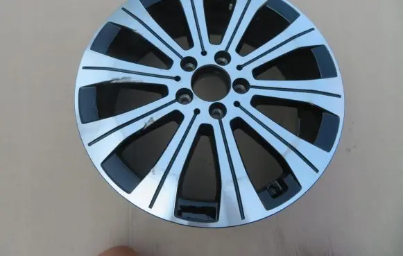 Mercedes-Benz EQA R18 alloy rim 