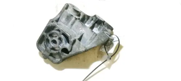 Volvo XC90 Engine mounting bracket 307415675