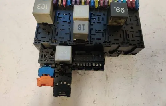 Volkswagen Multivan T4 Fuse box set 357937039