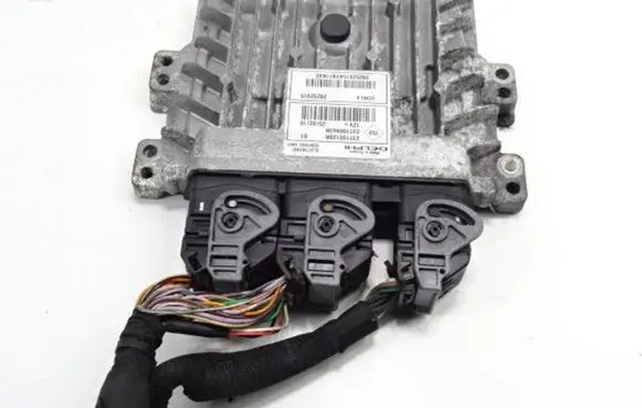 Renault Megane III Engine control unit/module 237100943R 28252915 237100120R
