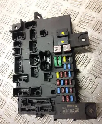Mitsubishi Outlander Fuse module 8637b687