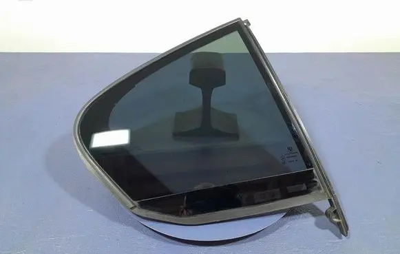 BMW M5 Rear door window glass 7387456