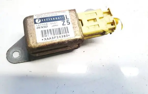 Subaru Legacy Airbag deployment crash/impact sensor 98235ag011 187900-0681