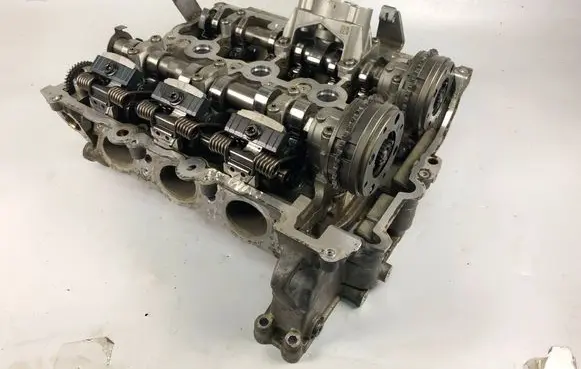 Mini One - Cooper F56 F55 Engine head 8640274 3117102001385 86266970700
