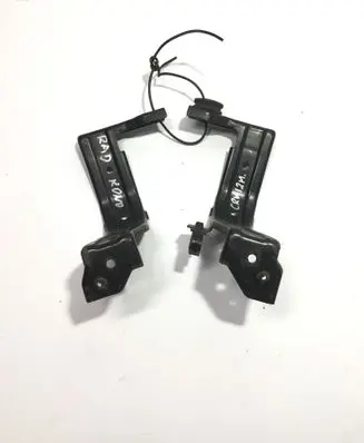 Honda CR-V Radiator mount bracket 
