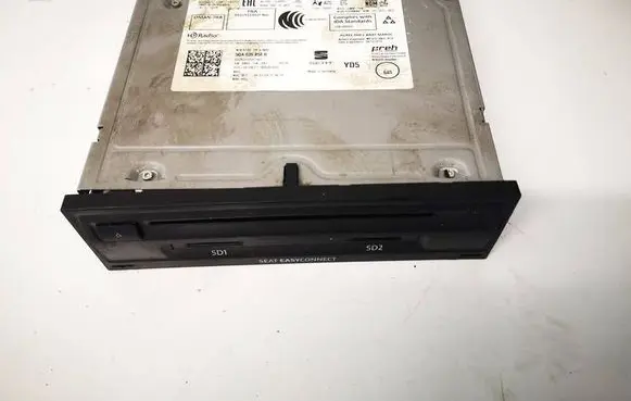 Seat Leon (5F) Radio/CD/DVD/GPS head unit 5QA035858B