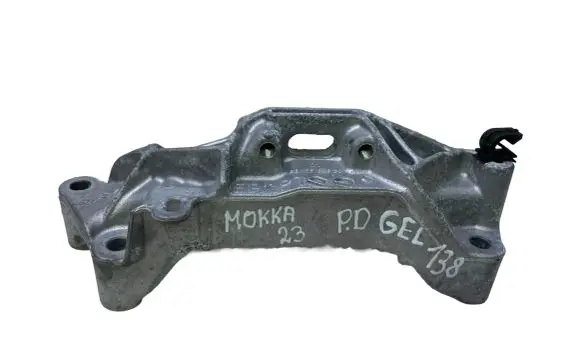 Opel Mokka B Engine mounting bracket 9813582980