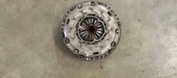 Volkswagen PASSAT B6 Clutch pressure plate 03G105266BC 022141031S